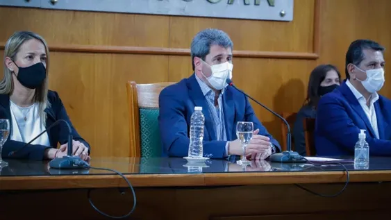 Uñac: “Los sanjuaninos necesitamos salud y también trabajo”