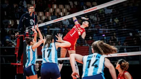 Con buen aporte de la sanjuanina Herrera, Argentina debutó con derrota ante China