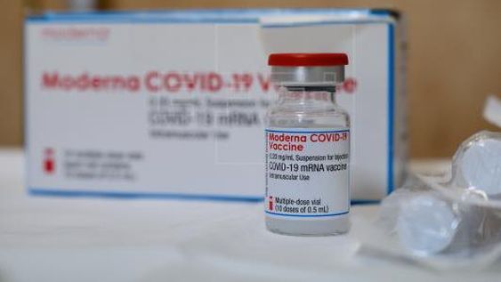 Moderna anunció buenos resultados de su vacuna modificada contra Ómicron