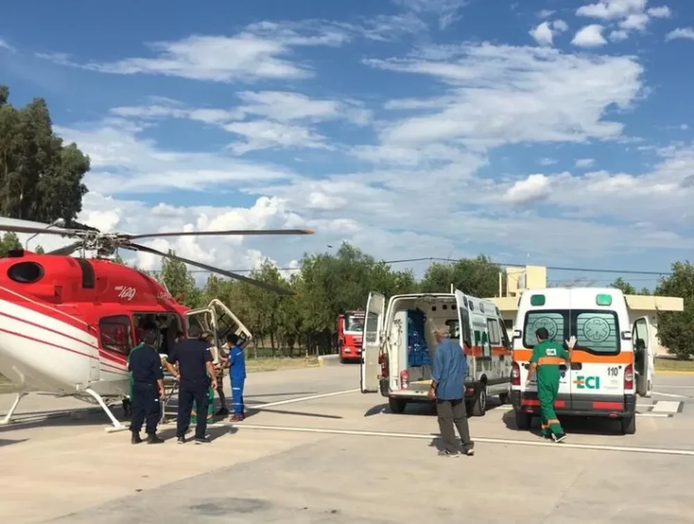 Dos ciclistas abandonaron la Vuelta tras sufrir caídas en la cuarta etapa