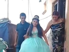 Aixa la adolescente que celebró sus 15 y se hizo viral en TikTok, finalmente tendrá su fiesta soñada. Aixa la adolescente que celebró sus 15 y se hizo viral en TikTok, finalmente tendrá su fiesta soñada.
