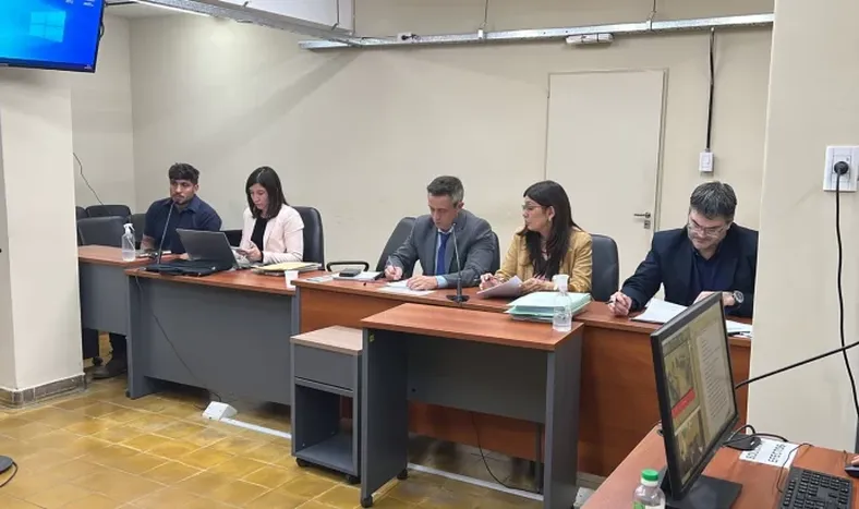 El psicólogo Pes empezó a ser juzgado por la presunta violación de su exalumna