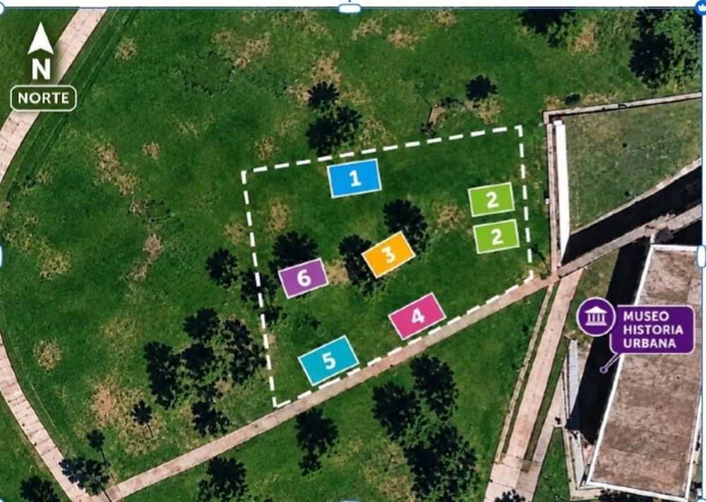 Disposici&oacute;n: 1 gazebo; 2, mesas de tenis de mesa; 3, sapo; 4, cartel del Dibu Mart&iacute;nez para patear penales; 5, cancha de f&uacute;tbol tenis; y 6, aro de b&aacute;squet.