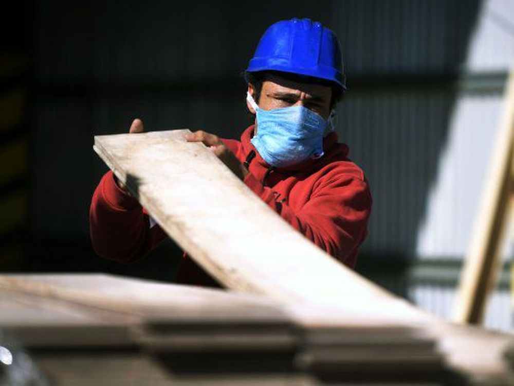 La actividad económica bajó en agosto 11,6% interanual y subió 1,1% en relación con julio