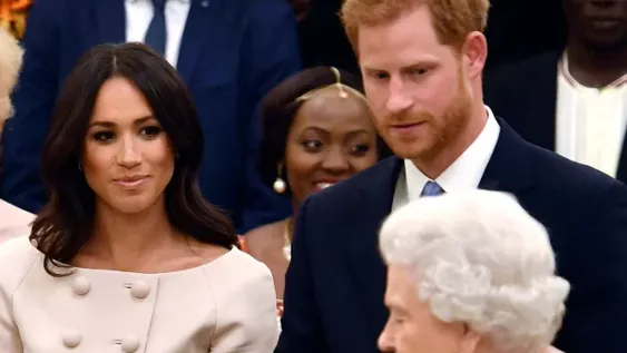 La reina Isabel II desheredó a los hijos de Harry y Meghan antes de morir