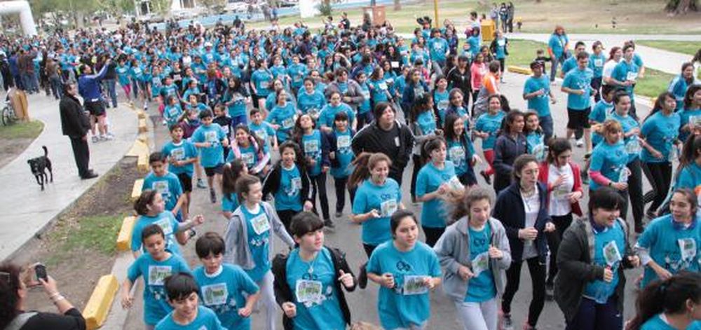 Más de 3.000 jóvenes, al trote para tener más salud