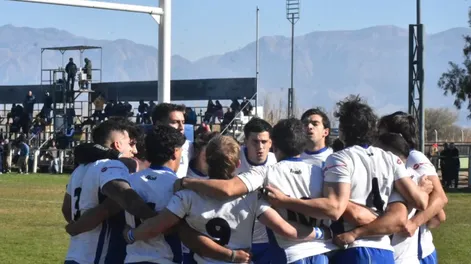 Apoyo. Universitario y la UNSJ renovaron su compromiso de colaboración y respaldo para el crecimiento del rugby.