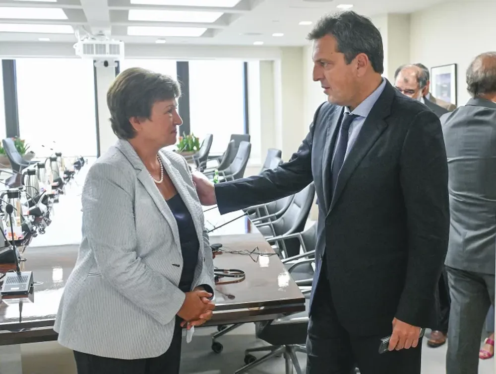La titular del FMI pidió aumentar las tarifas de la energía y contener los salarios públicos y las jubilaciones