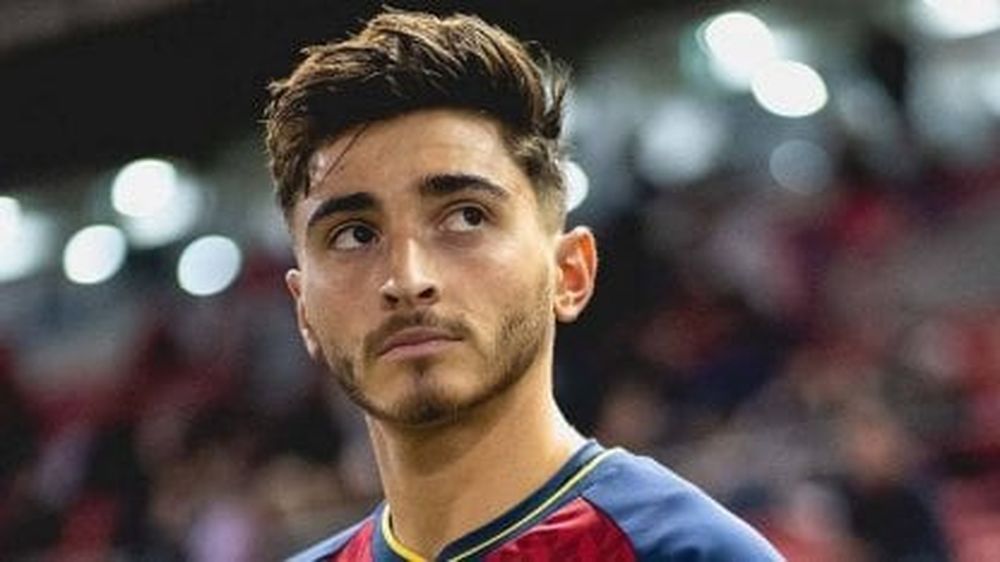 Un futbolista grabó un video para confesar algo: “Me enorgullece anunciar que soy gay”