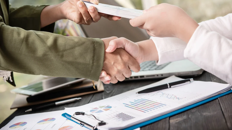 Los bancarios lograron un incremento en sus haberes.