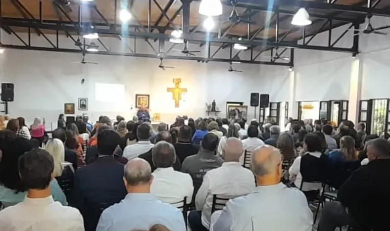 Con Orrego a la cabeza y la presencia de Uñac y Gioja, se realizó el retiro de políticos