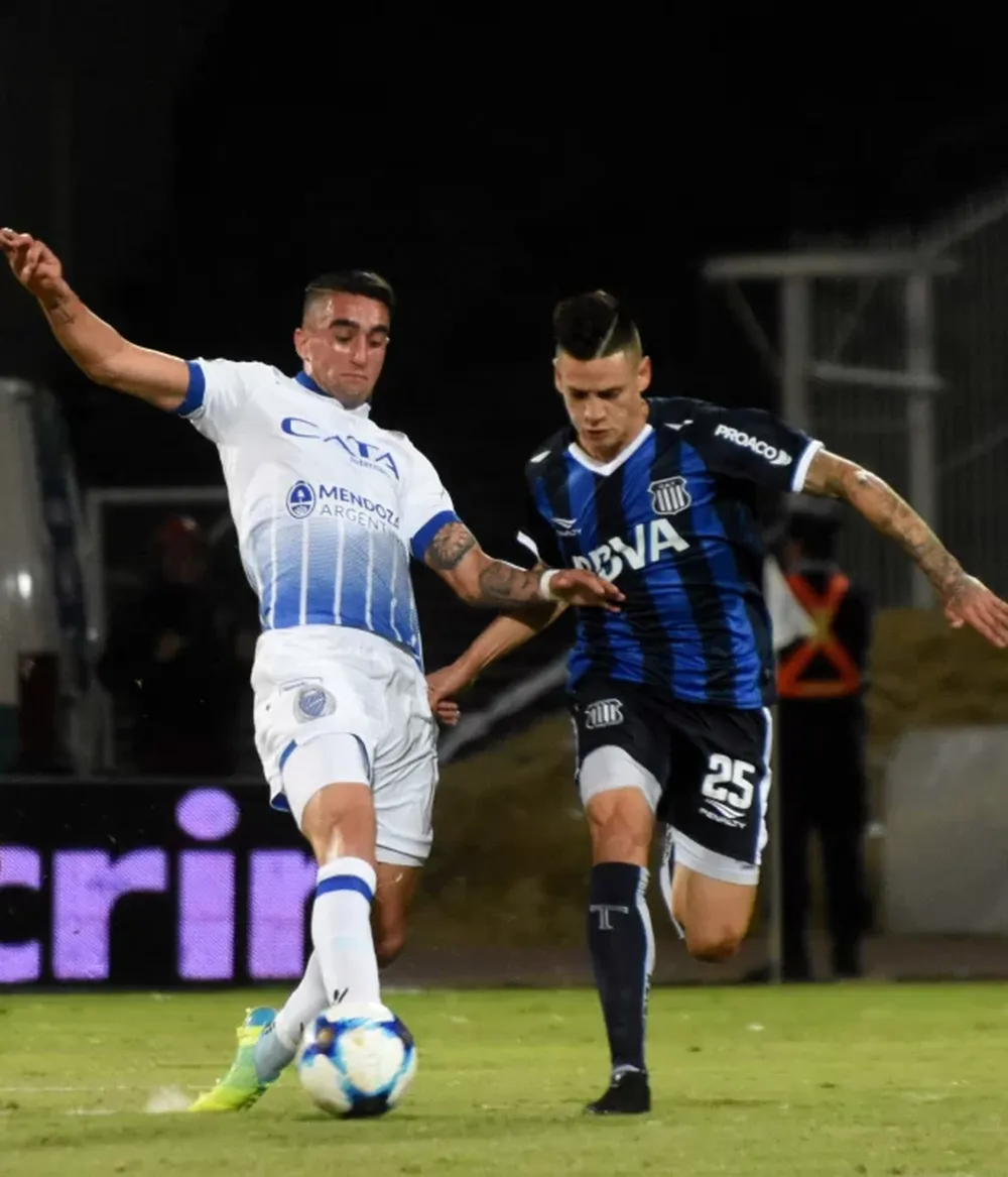 Talleres festejó en la agonía ante el Tomba