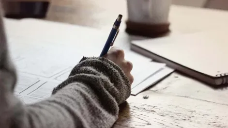 De puño y letra, el trabajo de los escritores en pandemia