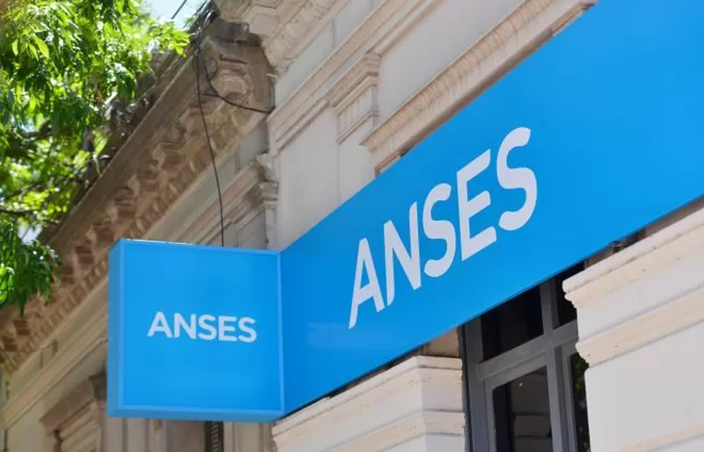 Personas desempleadas cobran $55.000 de Anses en octubre: ¿cómo anotarse?