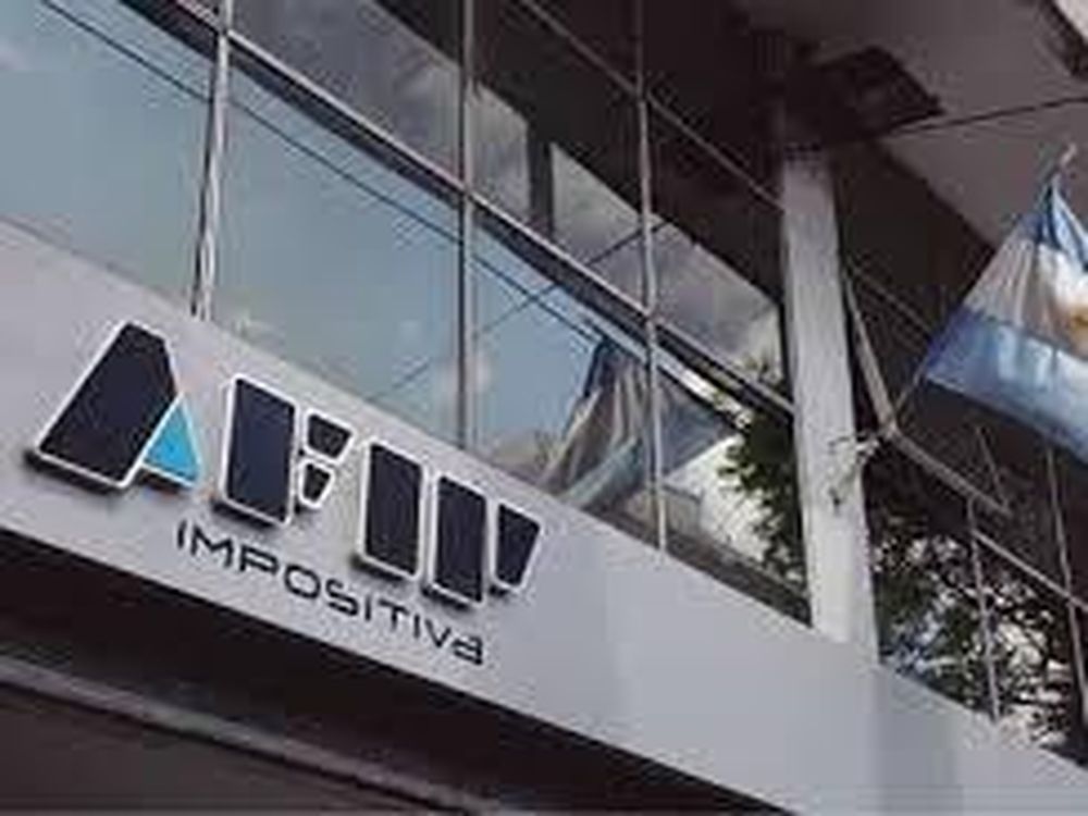 AFIP devuelve dinero en compras con tarjeta de débito: quiénes pueden acceder y hasta cuándo