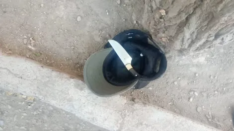 Cuchillo con el que los  delincuentes amenazaron a la víctima para robarle.-