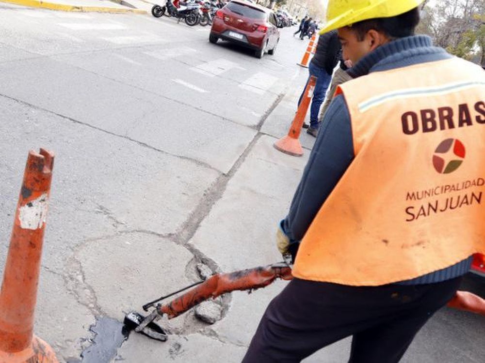Un obrero resultó herido mientras reparaba el pavimento