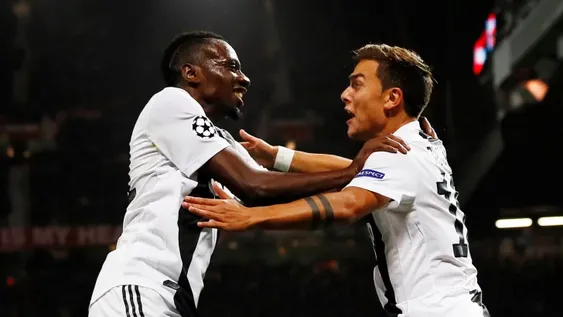 Juventus derrotó al Manchester United a domicilio con gol de Dybala