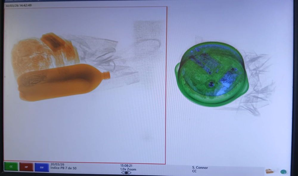 La máquina de rayos x detectó el dispositivo.