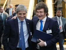 El presidente Javier Milei y el ministro de Economía, Luis Caputo.