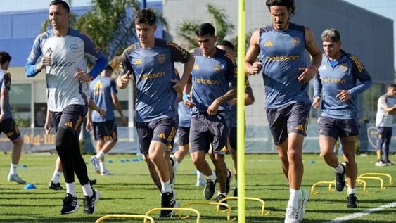 TRABAJO. Los futbolistas de Boca se metieron en la agenda de trabajo aún sin el nuevo técnico al frente.