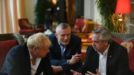 Alberto Fernández le dijo a Johnson que no habrá avance bilateral sin negociar Malvinas