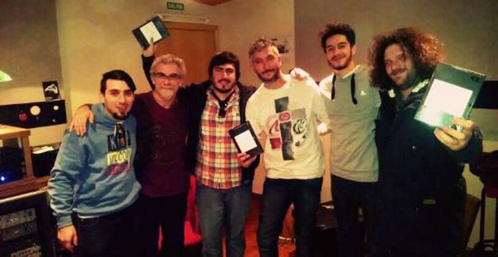 Con el disco bajo el brazo