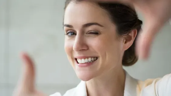 El tip más simple para rejuvenecer la mirada