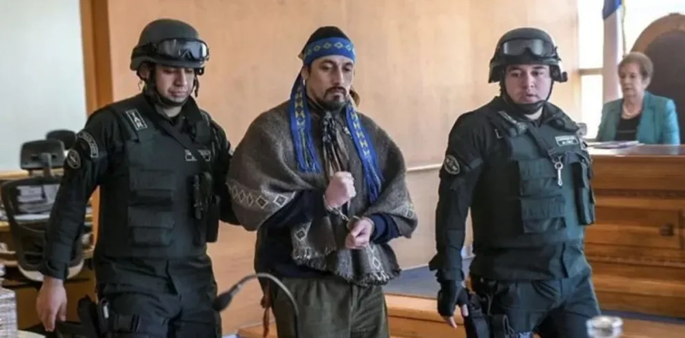 Jones Huala fue condenado por el incendio de una vivienda y por tenencia de arma casera