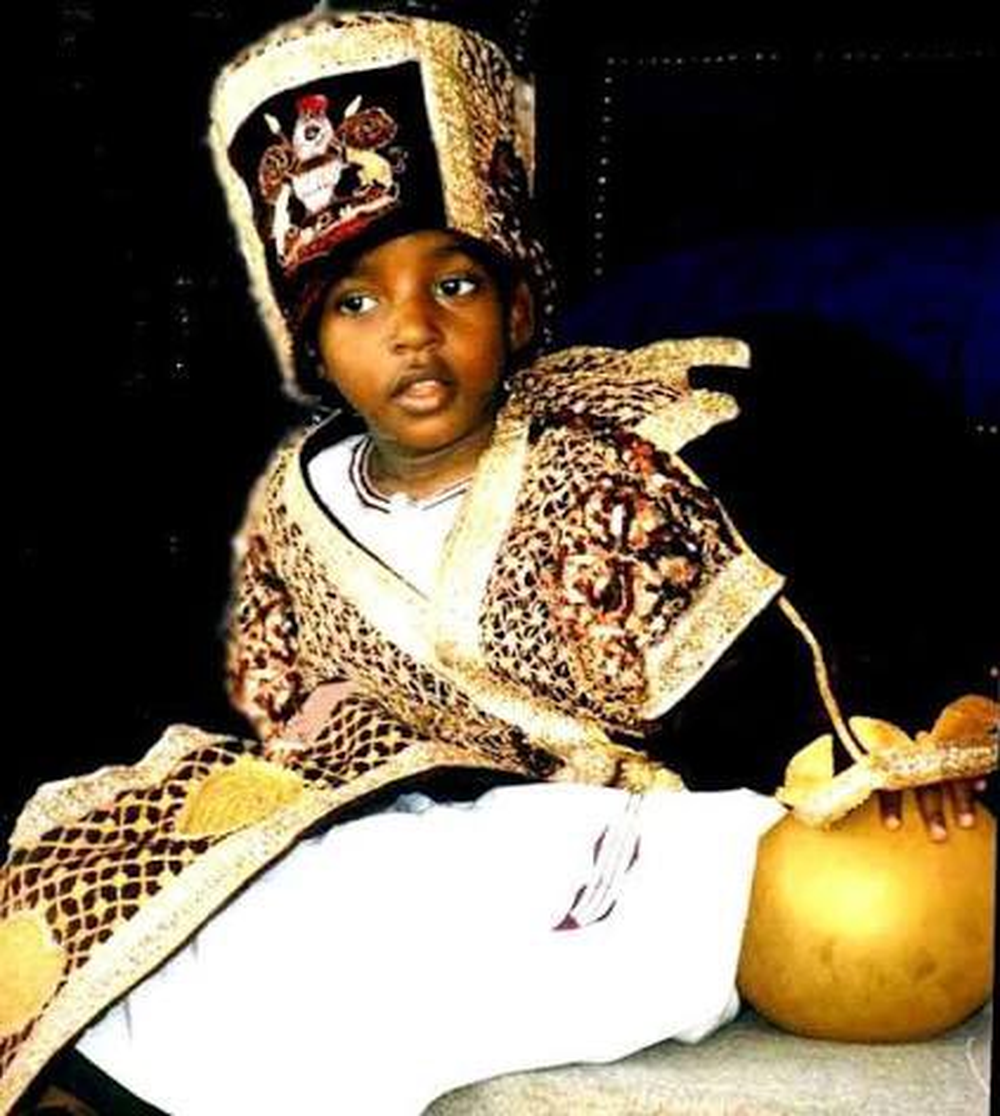Oyo Nyimba fue coronado rey de Tooro con apenas 3 a&ntilde;os y se convirti&oacute; en el monarca m&aacute;s joven del mundo.
