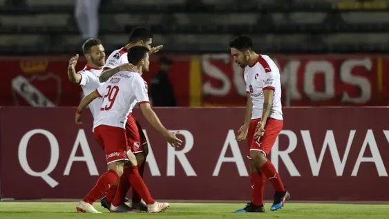 Independiente sufrió ante Universidad Católica pero selló su pase a cuartos