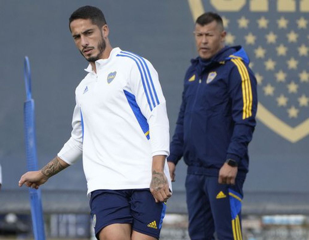 Almirón, con suplentes