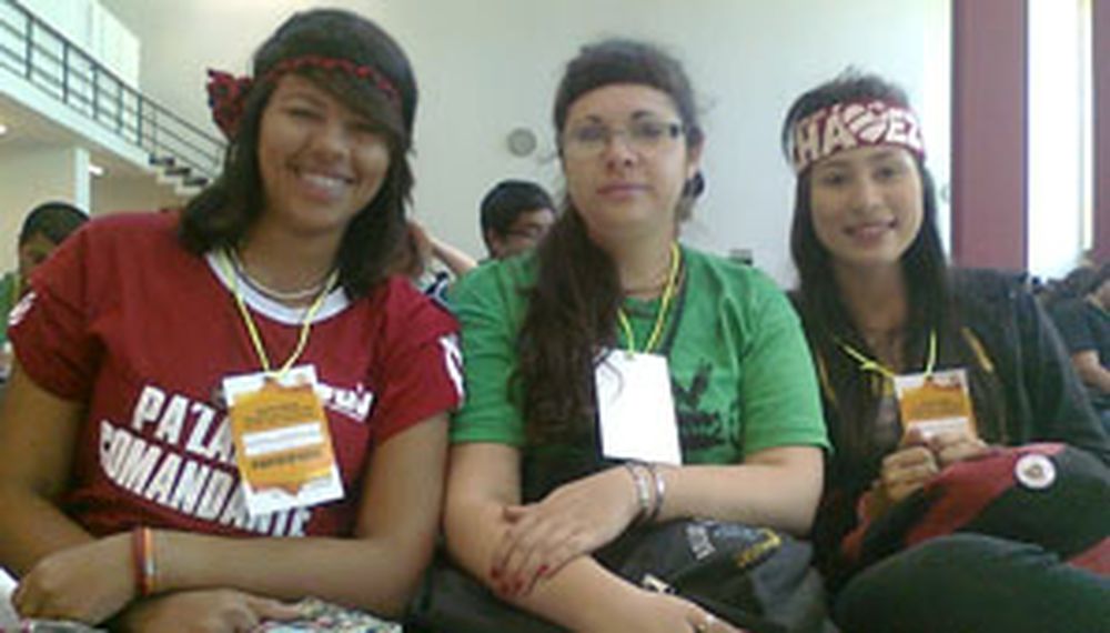 Jóvenes venezolanos viven a pleno el Congreso en San Juan