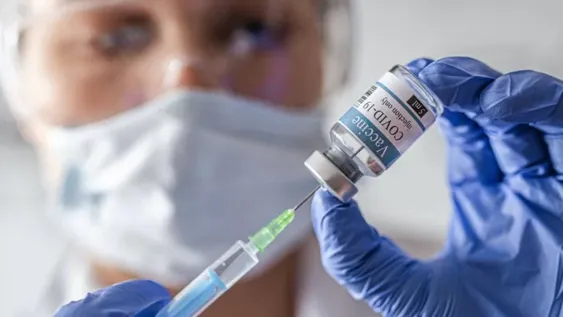 Se reanudaron los ensayos de la vacuna de Oxford