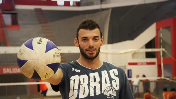 Scarpin: “Vengo a seguir metiéndole ganas para que Obras esté lo más arriba posible”