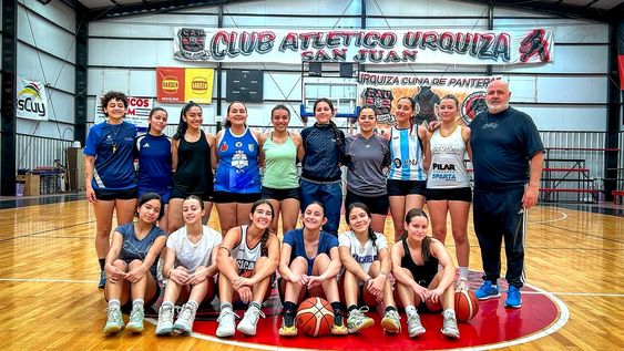 Binacionales. Las chicas del básquetbol de San Juan pulen los detalles para la competencia del mes próximo en Mendoza.