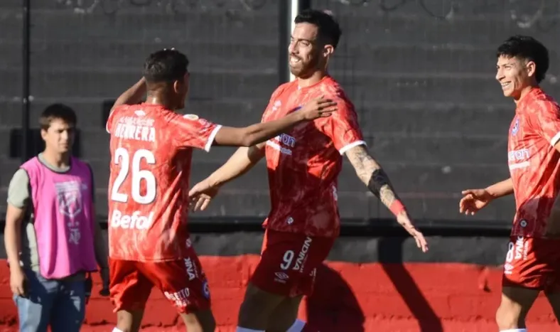 Argentinos goleó a Colón