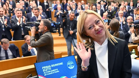 Meloni juró como premier de Italia, es la primera mujer en ese puesto en la historia del país
