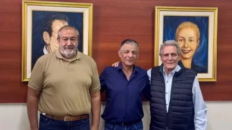El Gobierno convocará a la CGT y a empresarios para reactivar negociaciones por una reforma laboral