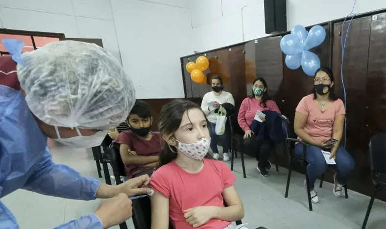 Llegaron 16.200 dosis de Pfizer y desde el lunes vacunarán a niños de 5 a 11 años