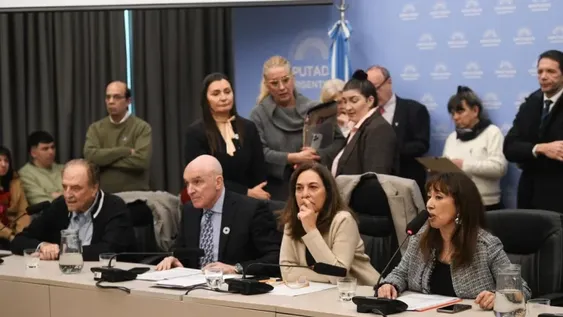 REBELIÓN. La oposición dictaminó un puñado de proyectos incómodos para LLA.