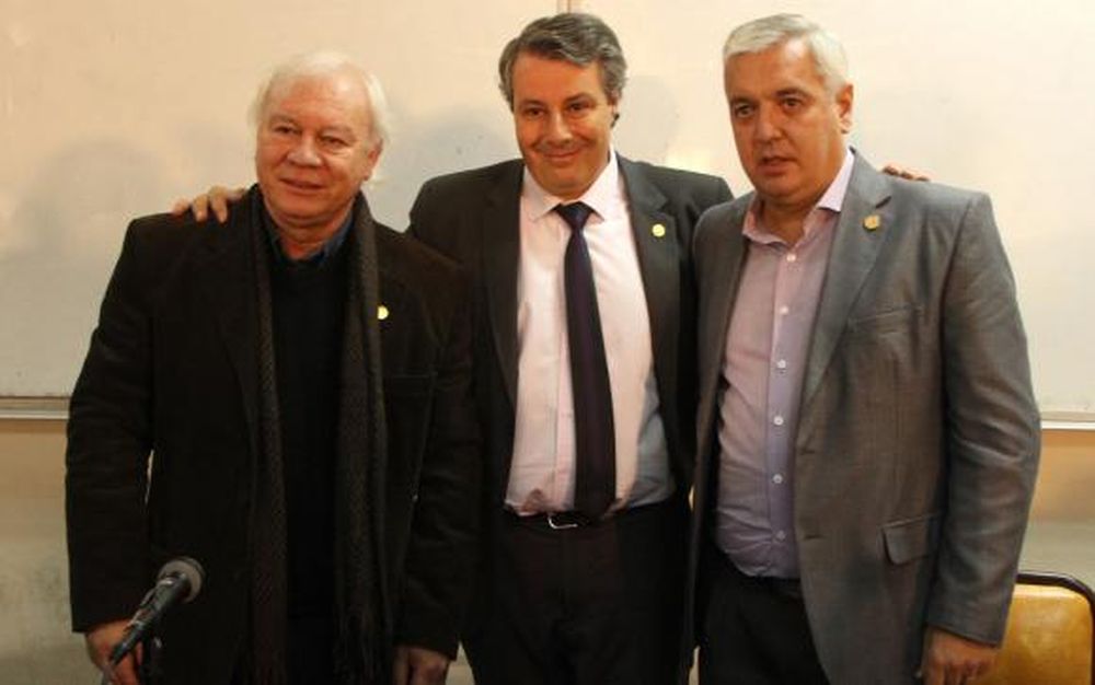 Universitarios eligen a todas sus autoridades