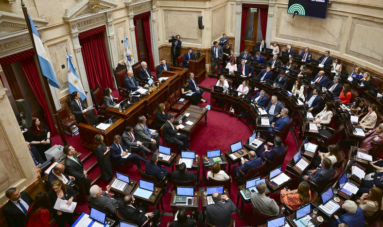 Los senadores pasarán a cobrar casi 12 millones de pesos por mes.&nbsp; &nbsp;