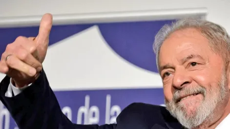 Lula derrotó a Bolsonaro en un reñido balotaje y vuelve a la presidencia de Brasil