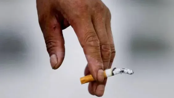 En Francia investigan si la nicotina puede frenar el avance del coronavirus en el cuerpo