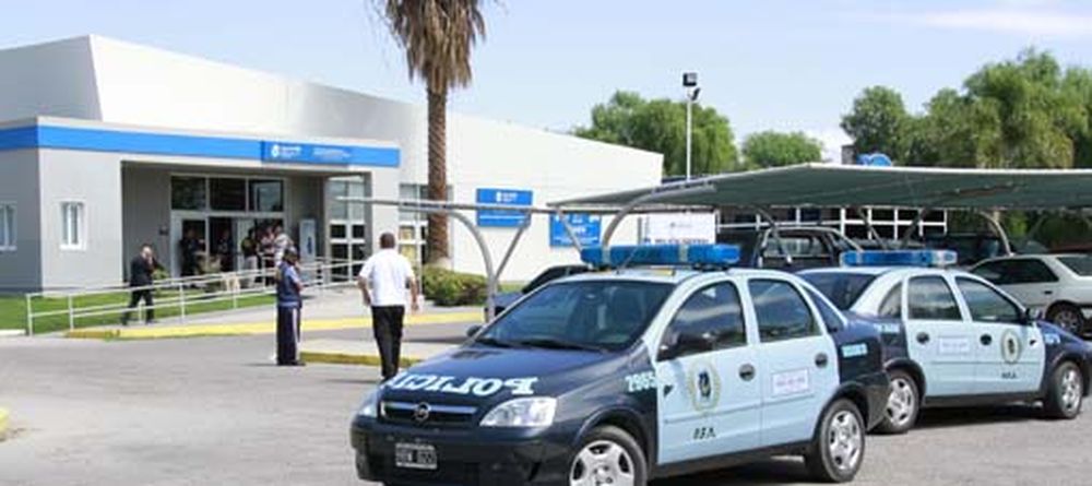 Cinco detenidos sospechados de integrar banda que truchaba carnés