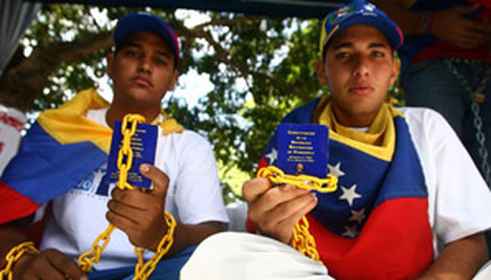 Encadenados por Chávez