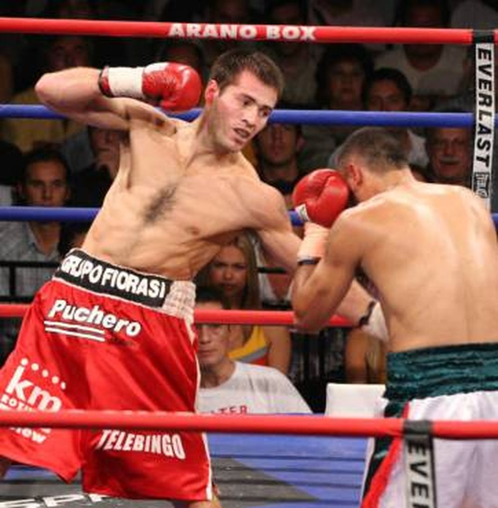 Matthysse arrolló a su rival mexicano