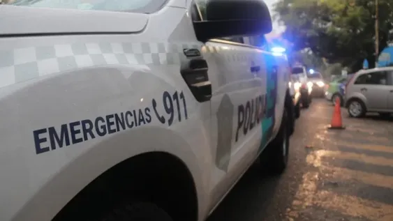 Una joven se arrojó de un auto para escapar de dos hombres que la habían secuestrado