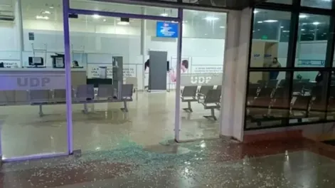 Balearon el frente de un hospital en Buenos Aires: varios pacientes tuvieron que arrojarse al suelo